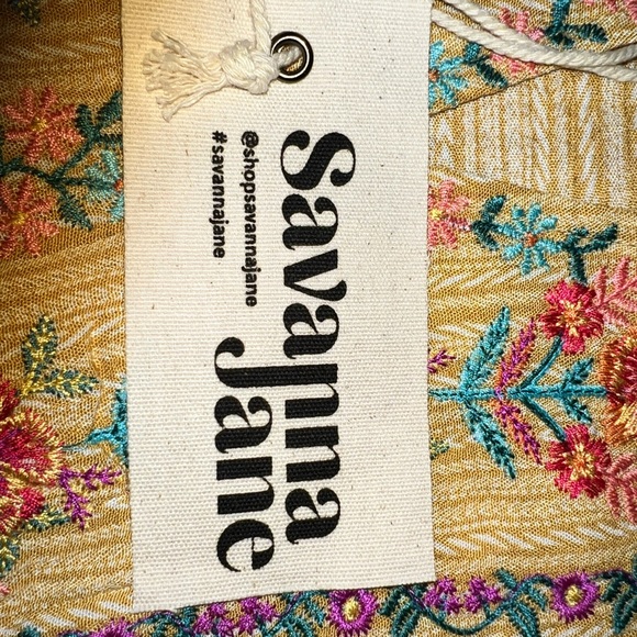 NWT SAVANNA JANE lANDREE BY UNIT Floral Embroidered V Neck Flowy Blouse - Picture 7 of 12